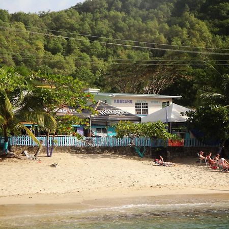 Keegans Beachside Hotel Bequia Island Exterior photo