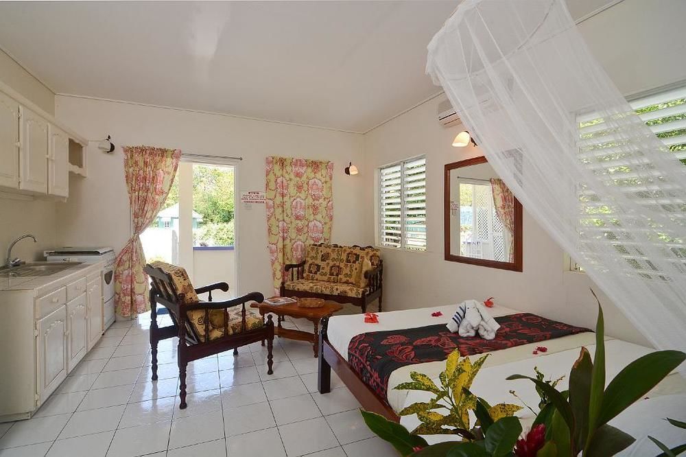 Keegans Beachside Hotel Bequia Island Exterior photo