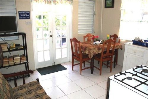 Keegans Beachside Hotel Bequia Island Exterior photo