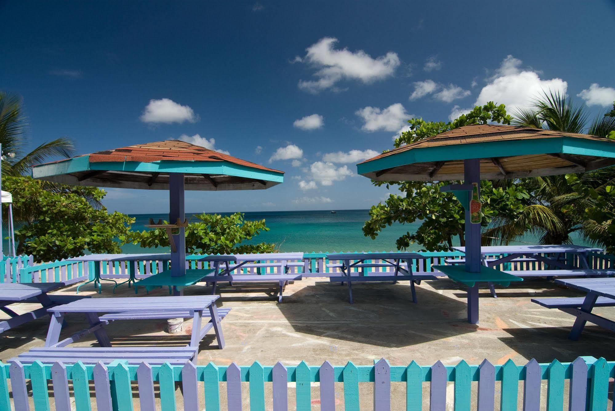 Keegans Beachside Hotel Bequia Island Exterior photo